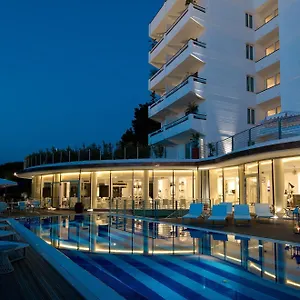 Mondial & Hotel Marina di Pietrasanta